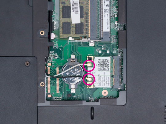 dynabook T451分解4無線LANアンテナを外す